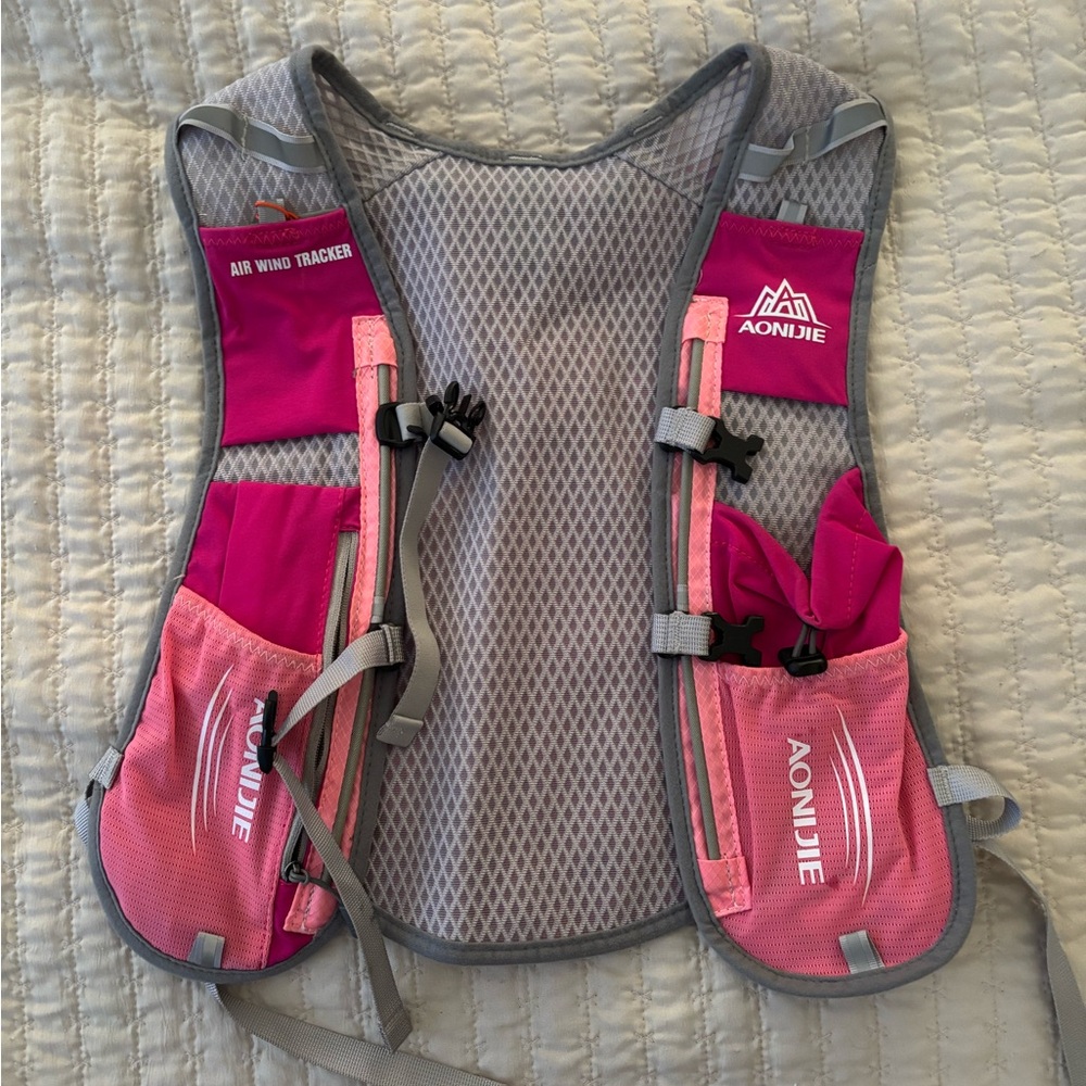 Aonijie Pink and Gray Running Vest
